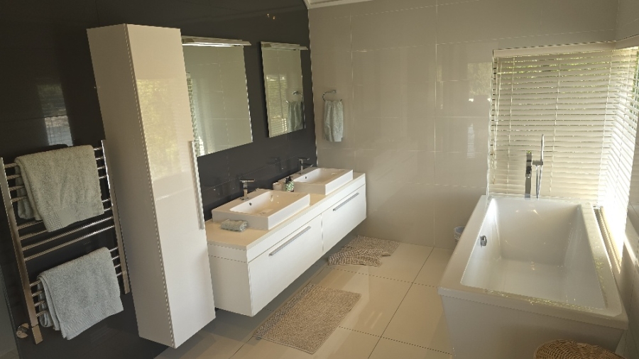 2 Bedroom Property for Sale in Pearl Valley at Val de Vie Western Cape